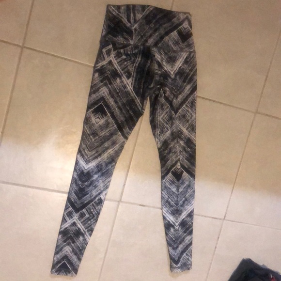 lululemon athletica Pants - Lululemon high rise leggings Sz 6